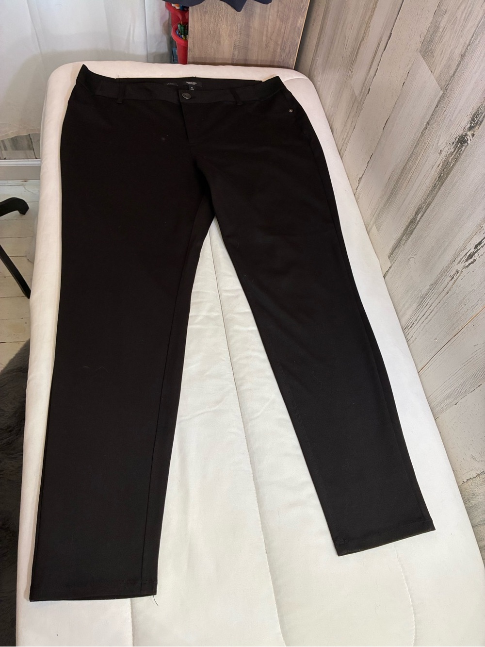 Simply Vera Vera Wang Men's Black Dress Pants - Slim Tailored Look
